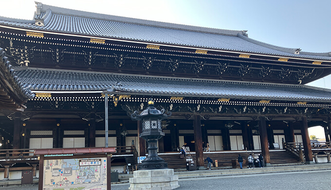 東本願寺の見どころは？京都駅から徒歩圏内の歴史あるお寺の謎に迫る！【下京区・京都】