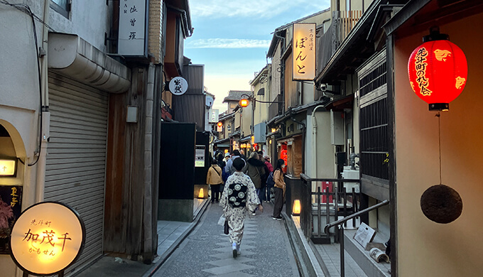 先斗町の読み方は？夕暮れの先斗町通りの観光がおすすめ！｜京都市中京区