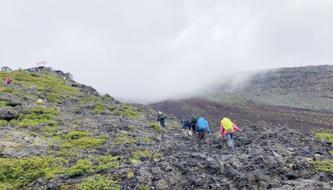 登山に必要な持ち物を解説！初心者や女子にもあると便利なアイテムはどれ？